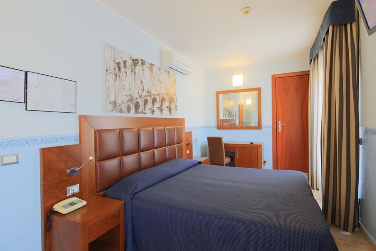 Hotel Terminus & Plaza Pisa Kültér fotó