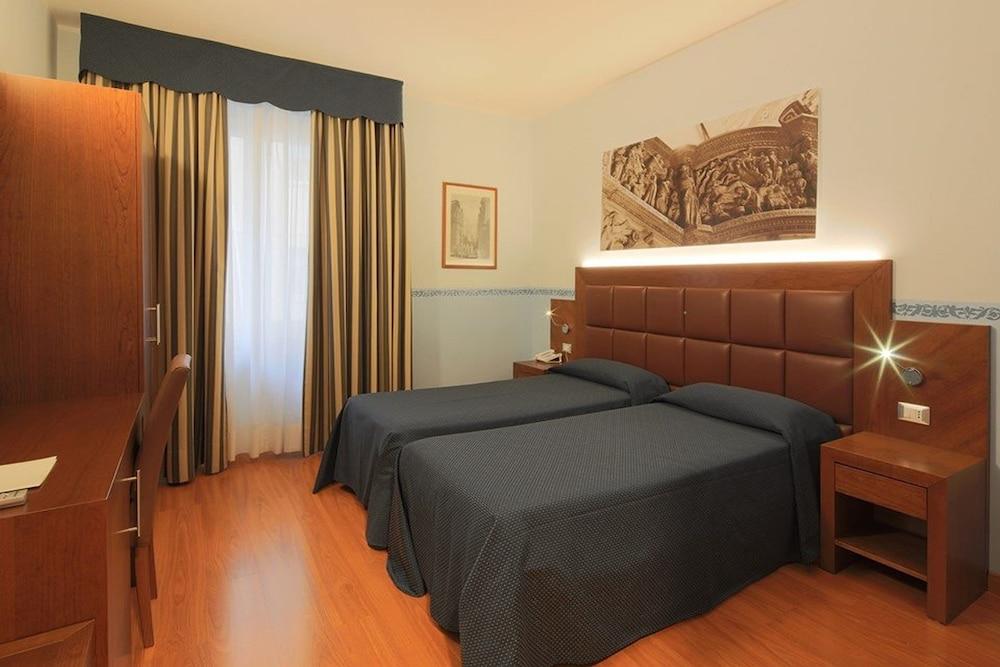 Hotel Terminus & Plaza Pisa Kültér fotó