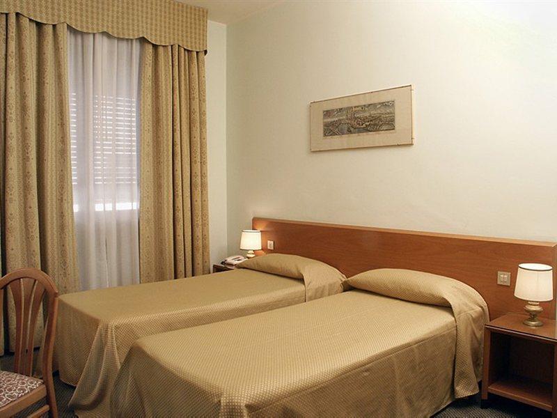 Hotel Terminus & Plaza Pisa Kültér fotó